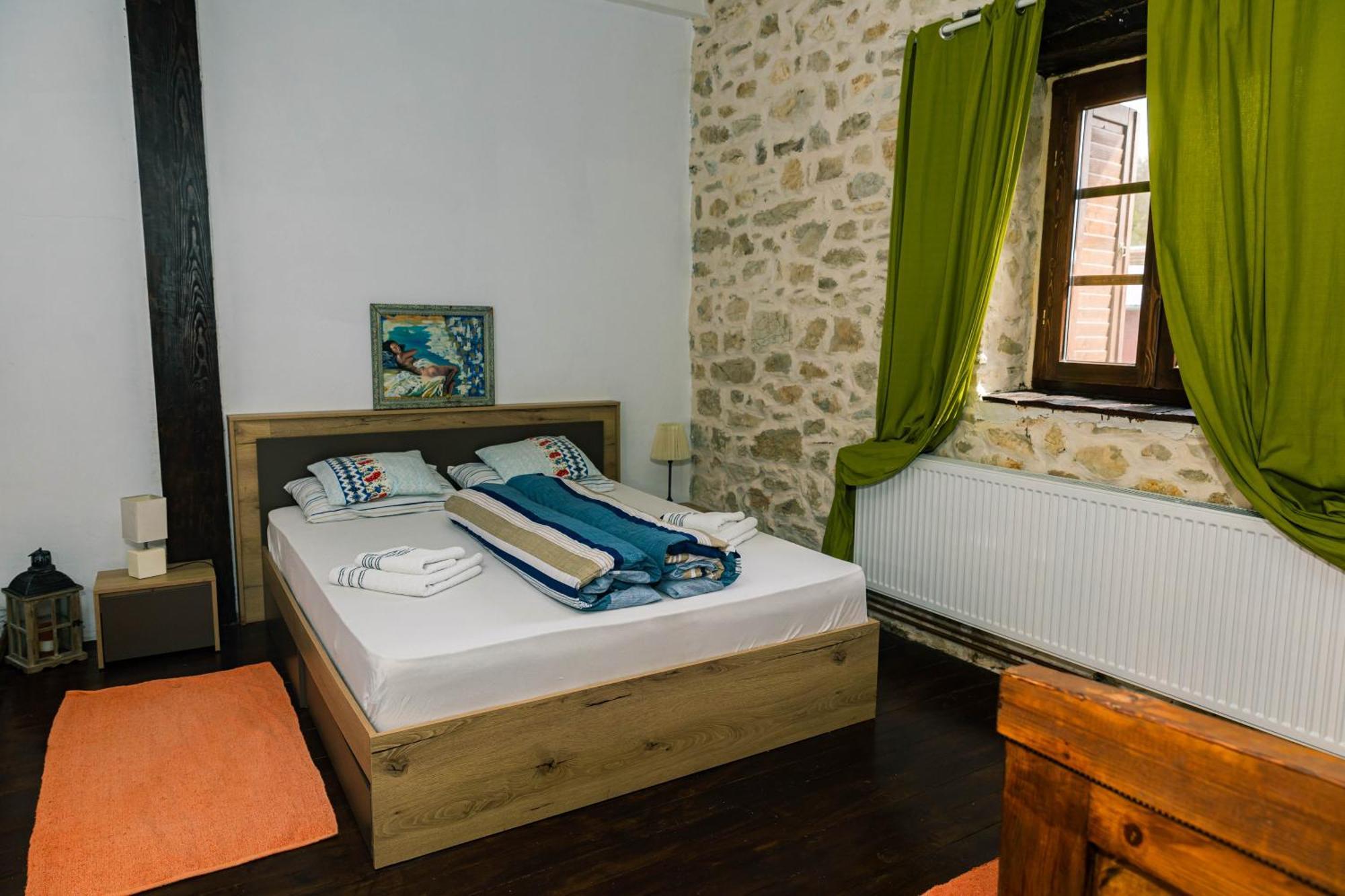 Hotel Casa Thea Cheile Nerei Sokolar Exteriér fotografie