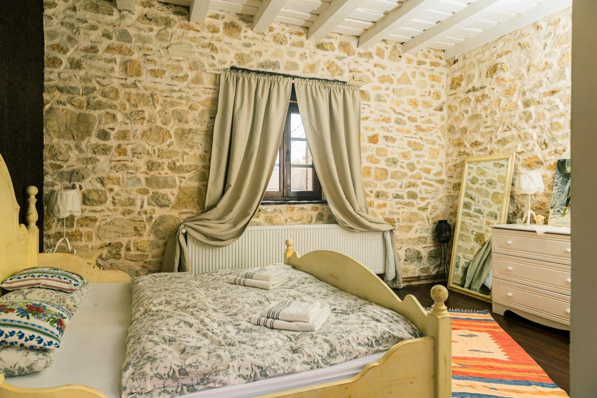 Hotel Casa Thea Cheile Nerei Sokolar Exteriér fotografie