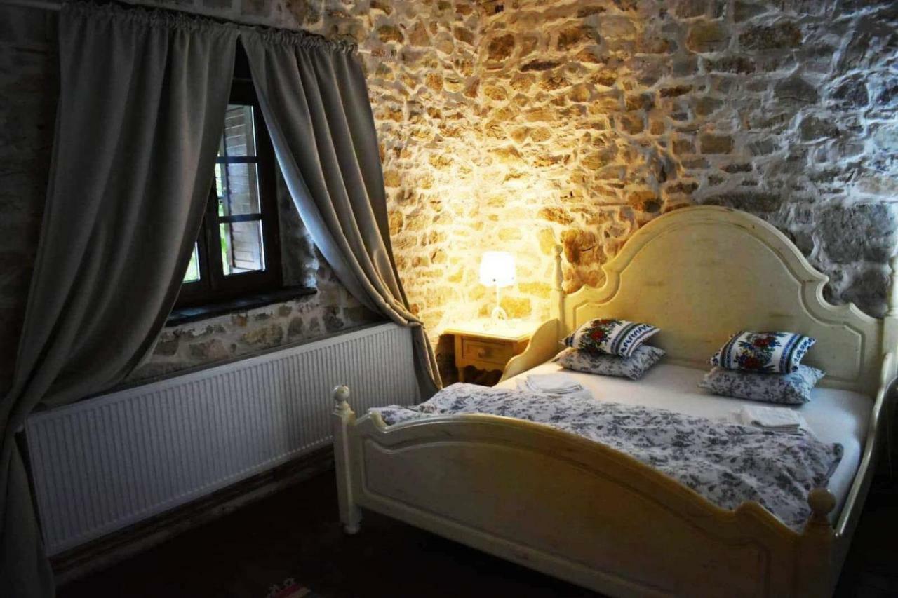 Hotel Casa Thea Cheile Nerei Sokolar Exteriér fotografie